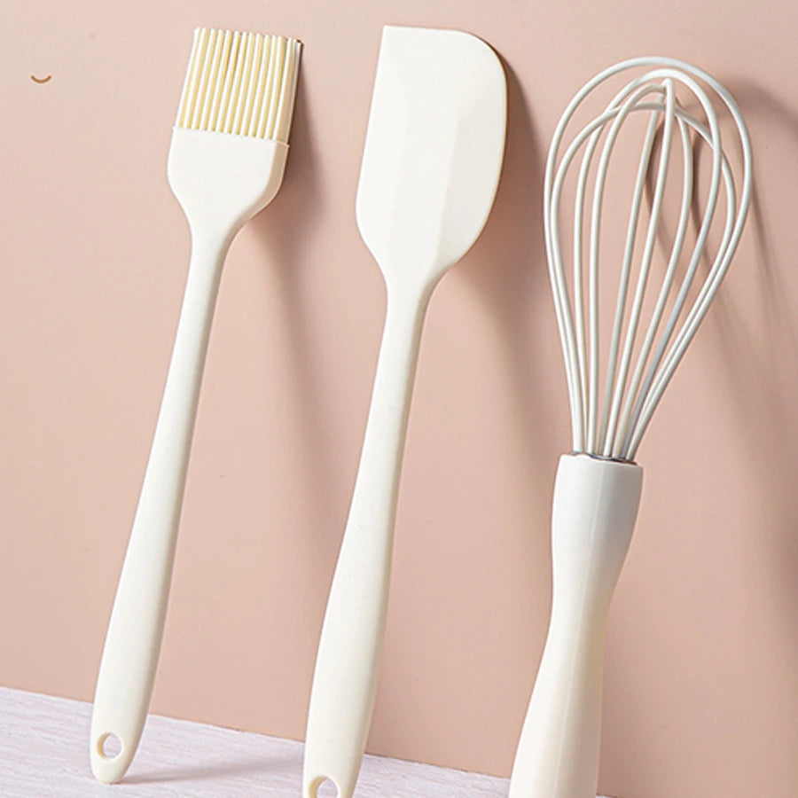 Silicone Baking Tool Set – Spatula, Scraper, Whisk & Oil Brush