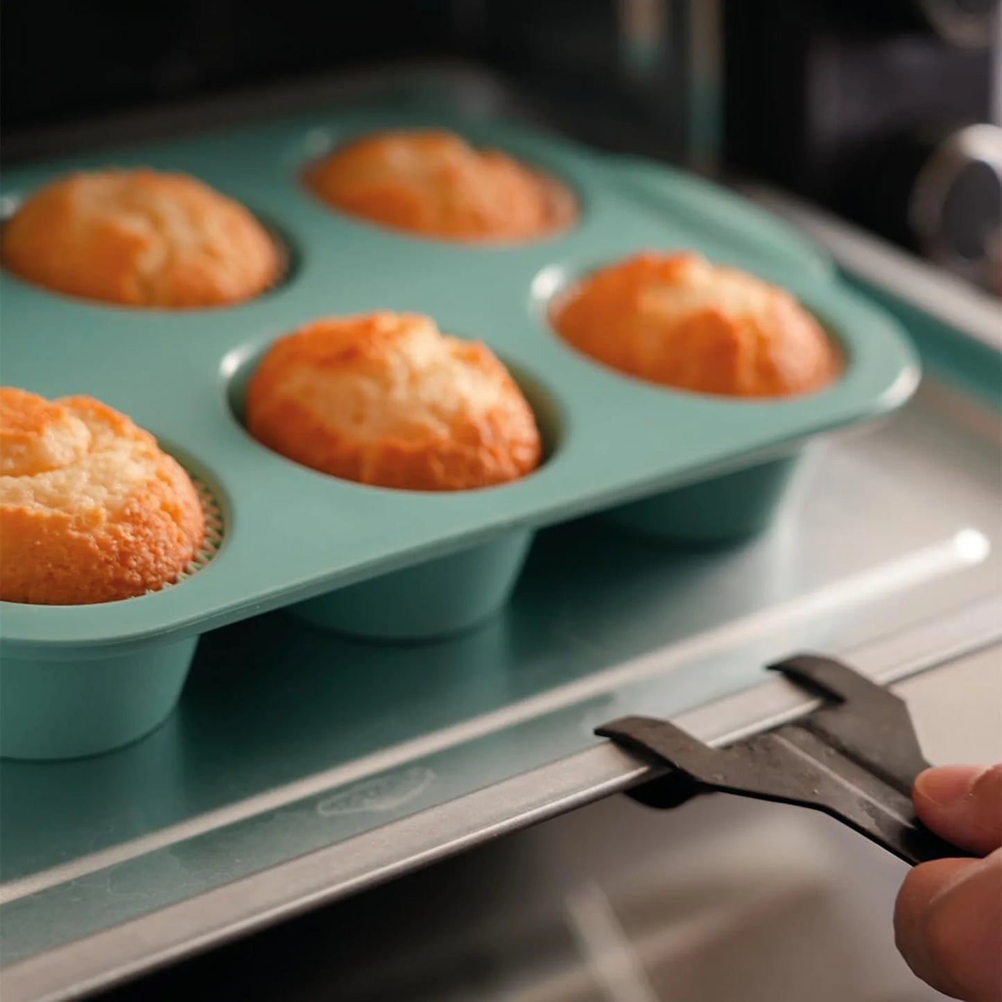 6-Cup Silicone Cake & Muffin Mold – Non-Stick Baking Tray