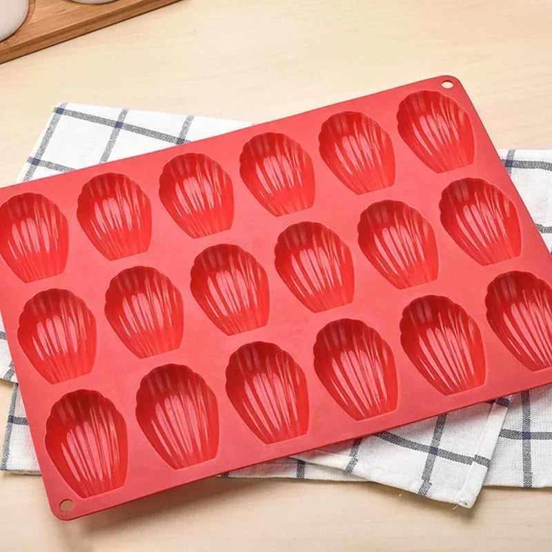 DIY Mini Madeleine Baking Mold – Food-Grade Silicone Shell Pan for Cakes & Cookies